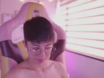 Chaturbate Live Porn of tommy_blue1