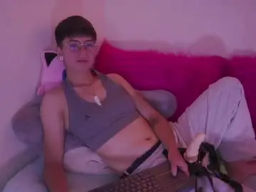 Chaturbate Adult Webcams of tommy_blue1