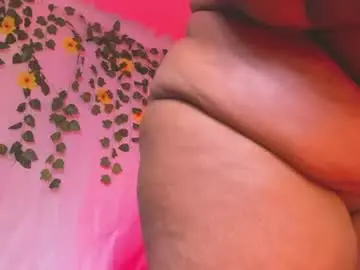 Chaturbate Live Sex Cam of violette_plus