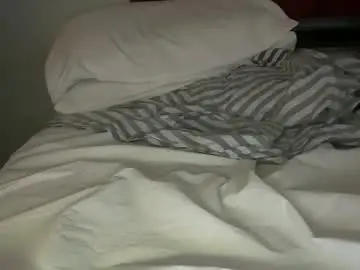 Chaturbate Free Live Porn of pantslesstraveler_plt