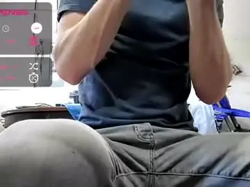Chaturbate Live Sex Cam of thecarrguyy