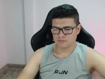 Chaturbate Live Sex Cam of david_smit_