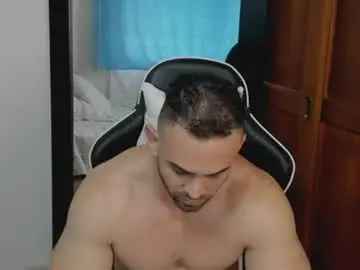 Chaturbate Live Sex Cam of mathews_smith