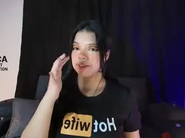 Chaturbate Nude Webcam of yungelitamor_