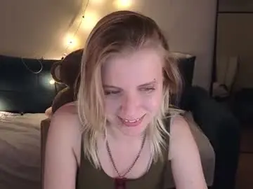 Chaturbate Live Sex of viki_charm