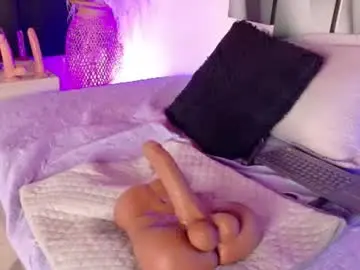 Chaturbate Live Sex Cam of miia_blace