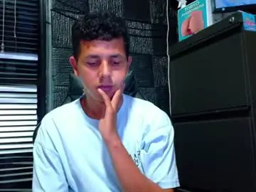 Chaturbate Watch Live Sex Cams of g_lincoln