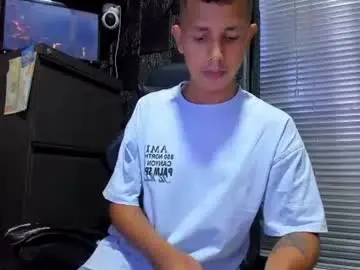 Chaturbate Free Porn Cam of g_lincoln