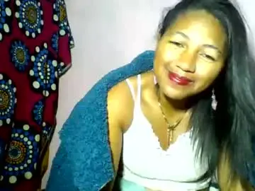 Chaturbate Live Sex Cam of luxaluna