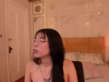 Chaturbate Adult Video Chat of emalittle