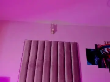Chaturbate Live Sex Cam of isabella_flowerss