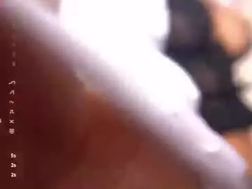 Chaturbate Live Sex Cam of chiaraamore