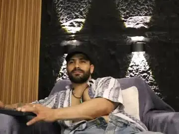 Chaturbate Nude Webcam of leo_diaz01