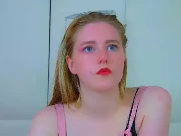 Chaturbate Best live sex cam show of lexireadway
