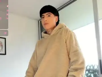 Chaturbate Live Sex Cam of liam_055