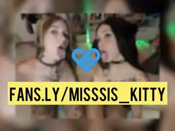 Chaturbate Adult Webcam of masterr_and_kittyy
