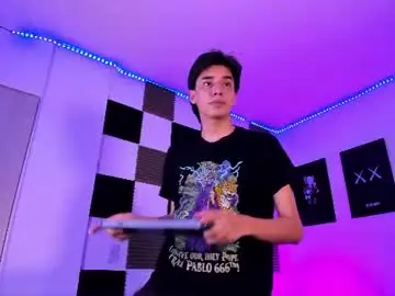Chaturbate Live Sex of alan_boy01
