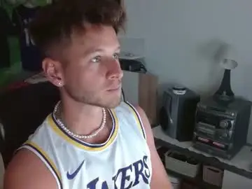 Chaturbate Live Sex Cam of freddy_star