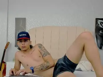 Chaturbate Free Porn Cam of noahthomson1