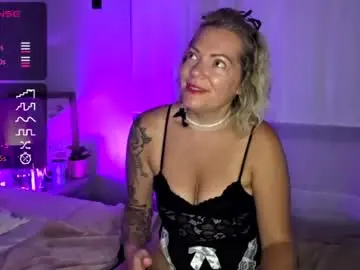 Chaturbate Live Porn of yogimilflover