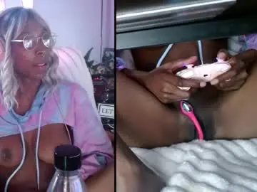 Chaturbate Live Porn of alys_at_college