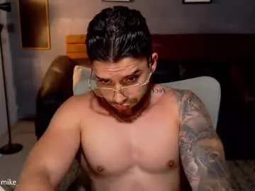 Chaturbate Live Sex Cam of mike_montoya