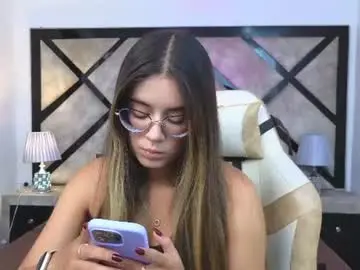 Chaturbate Live Sex Cam of miasilverr