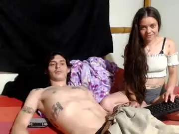 Chaturbate Live Sex Cam of miahells