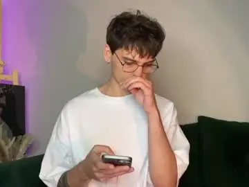 Chaturbate Free Live Porn of oliverlawrence