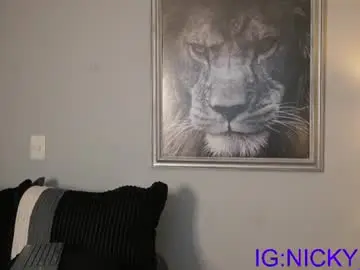 Chaturbate Live Sex Cam of alan_morrys