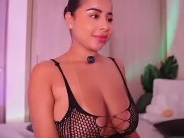 Chaturbate Live Sex Cam of emiily_bell