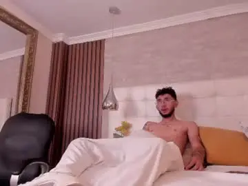 Chaturbate Best live sex cam show of noah_ashford