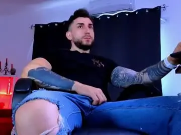 Chaturbate Live Sex Cam of mightyaaron