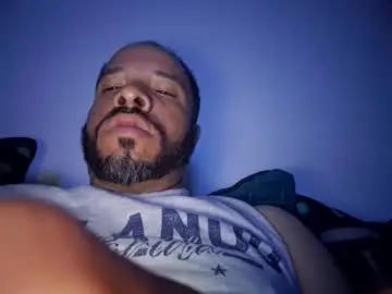 Chaturbate Sex Chat of yoursexydaddy8181