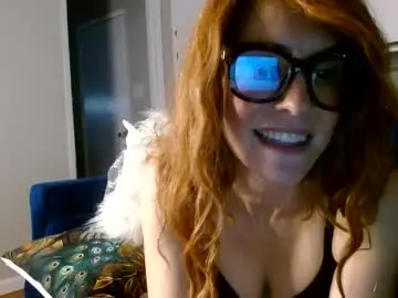 Chaturbate Live Sex Cam of queenamber22