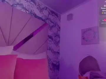 Chaturbate Live Sex Cam of mia_rouxx1