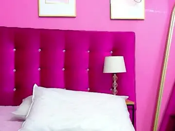 Chaturbate Nude Webcam of littleebonymommy
