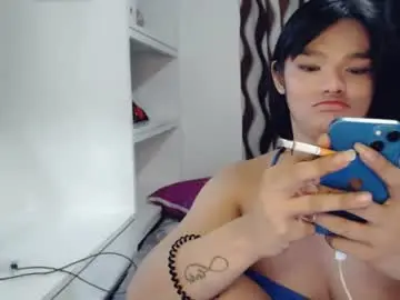 Chaturbate Live Sex Cam of kylieebarbie97