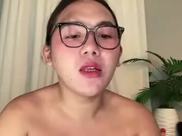 Chaturbate Best live sex cam show of lucy_selfsucker