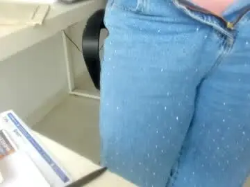 Chaturbate Live Sex of emillybrowm