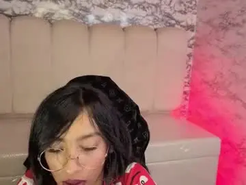 Chaturbate Sex Chat of adarasuri_v
