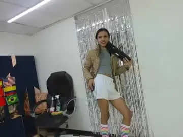 Chaturbate Live Sex Cam of aisha_hotts777