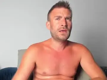 Chaturbate Live Sex Cam of 10in_deluxe