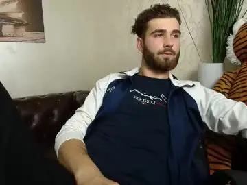 Chaturbate Live Sex Cam of kyloeast