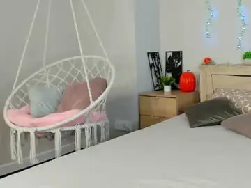 Chaturbate Live Sex Cam of viirginia_robinson
