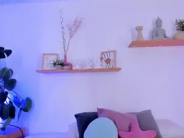 Chaturbate Live Sex Cam of dahiana_cute_