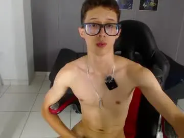 Chaturbate Live Sex of skinny_bigcock20