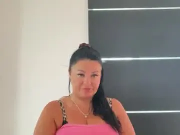Chaturbate Live Sex Cam of secret_lia69
