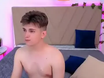 Chaturbate Live Sex Cam of miless_cooper