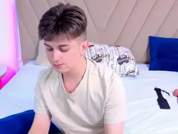 Chaturbate Best live sex cam show of miless_cooper